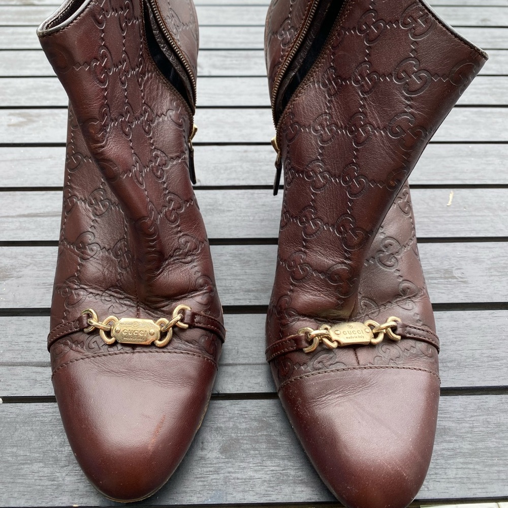 Well-loved Gucci heeled boots. Size 10.5.